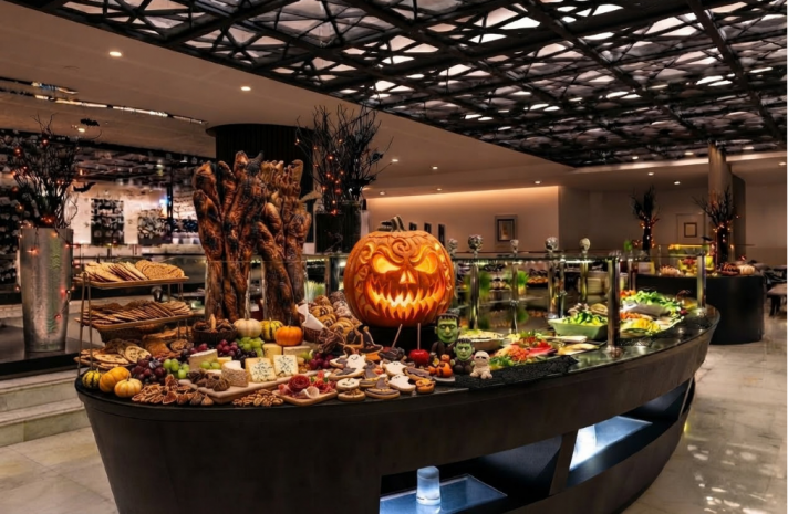 halloween-dinner-at-le-corniche