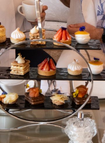 le-gouter-classique-afternoon-tea-at-le-cafe