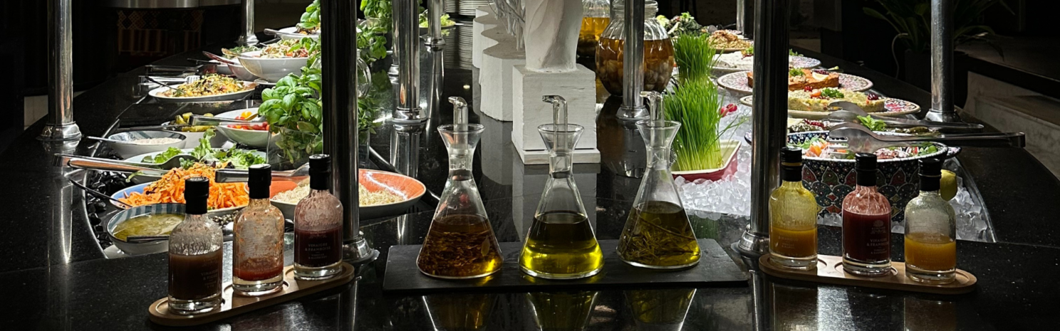 theme-nights-at-le-corniche