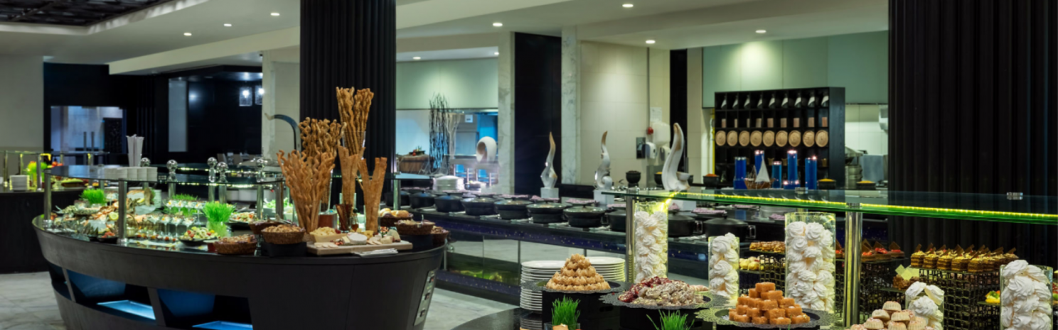 theme-nights-at-le-corniche