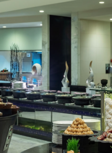 theme-nights-at-le-corniche