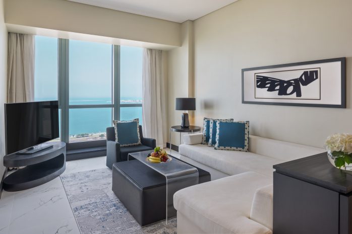 prestige-suite-club-millesime-access-sea-and-city-view