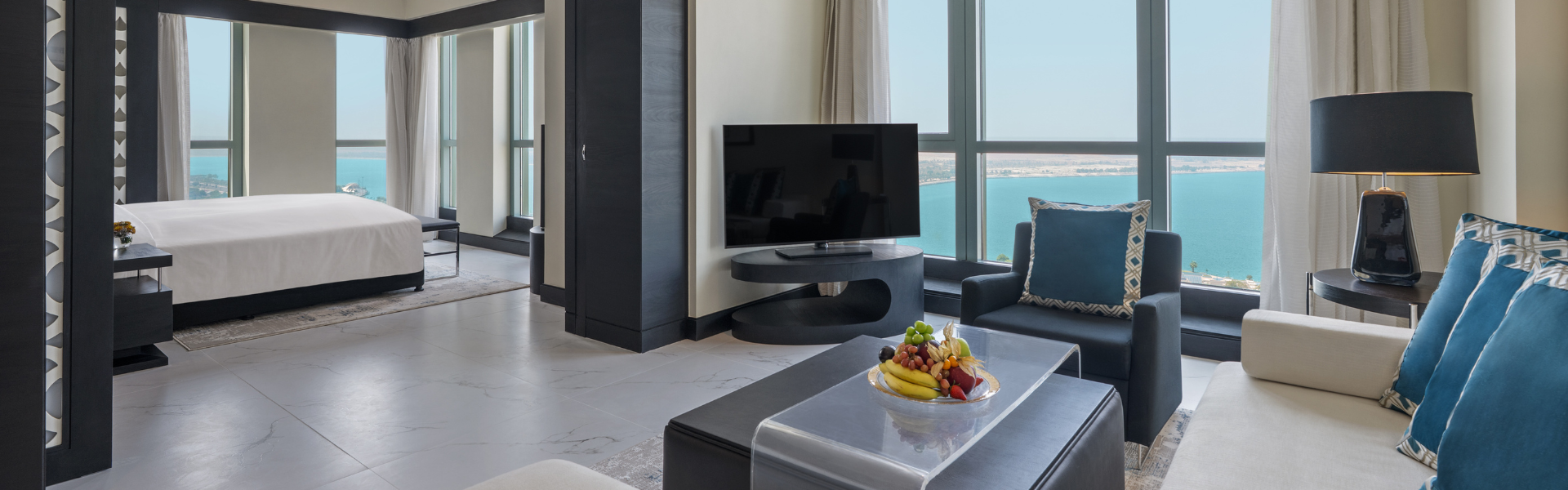 prestige-suite-club-millesime-access-sea-or-city-view