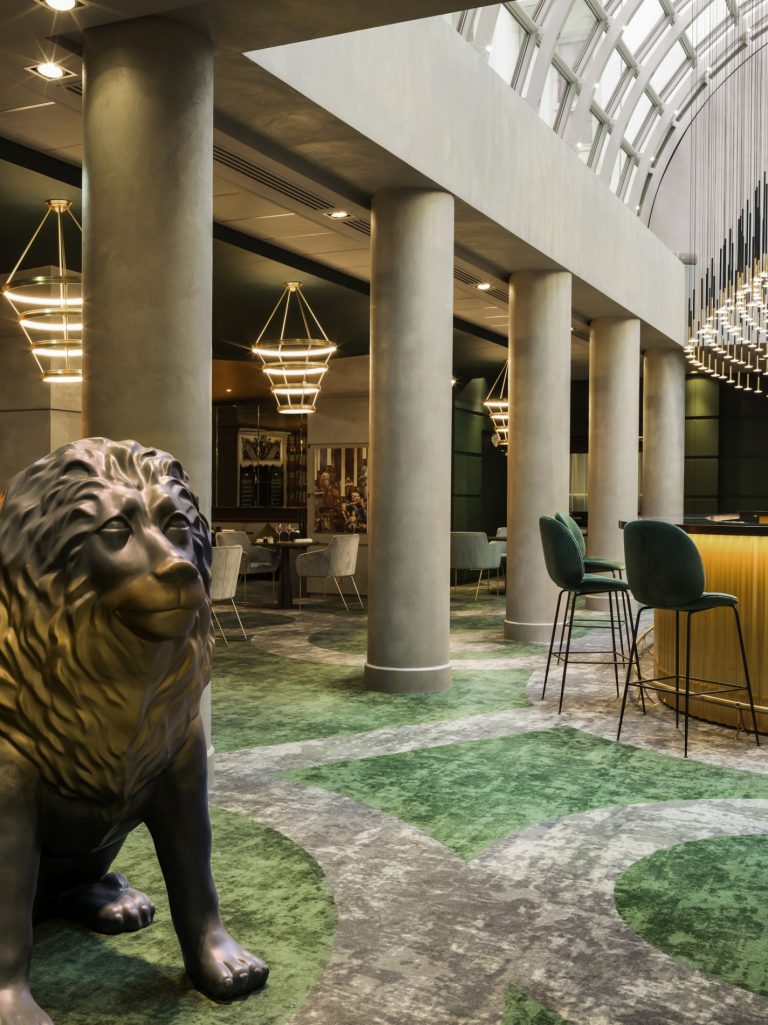 Bar Versailles, l'iconique espace de l'Alcôve⎮Le Louis MGallery