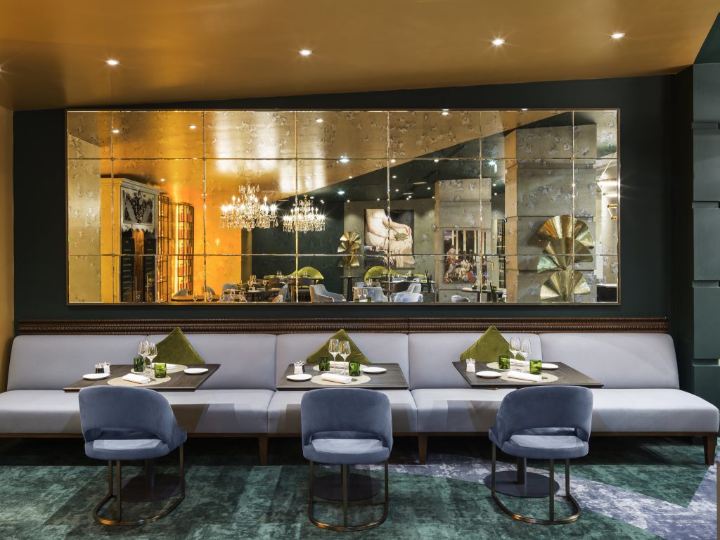 Restaurant Versailles, Bienvenue à l'Alcôve⎮Le Louis MGallery