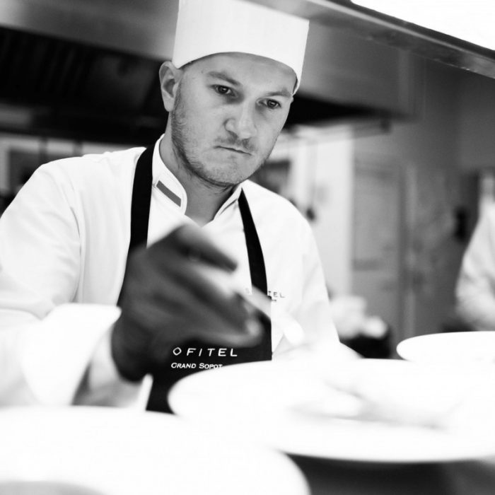 Szef-Kuchni-Michał-Ostrowski-Sofitel-Grand-Sopot_Restauracja-Grand-Blue