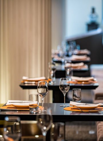 business-lunch-at-restaurant-schoenemann