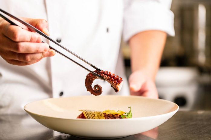 chefs-table-at-restaurant-schoenemann