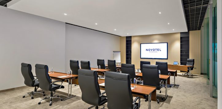 novotel-meeting-room-2-r43