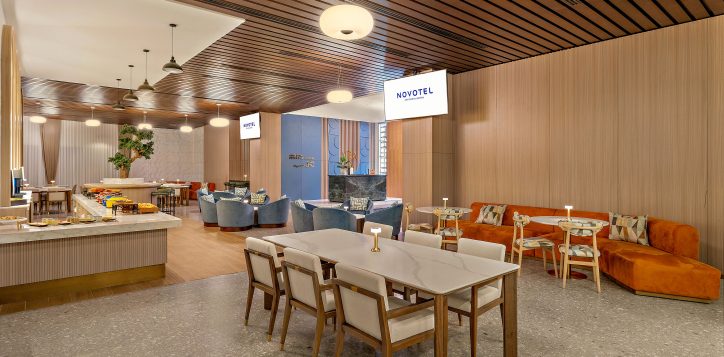 exec-lounge-lr2